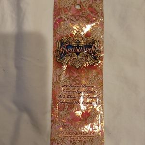 Bundle of Tanning Lotion Packets